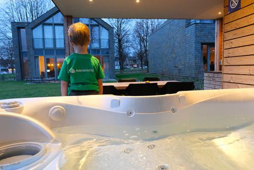 Binnenkijken: Luxe villa met buitenwellness op Dormio Resort Maastricht (Foto's)
