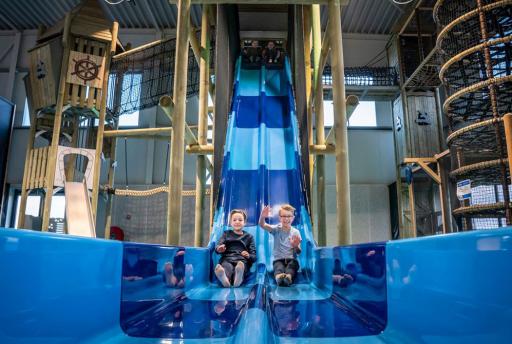 Vakantiepark met indoor speeltuin? → 15x de leukste parken mét speelparadijs (en zwembad!)