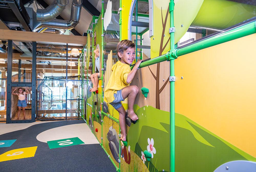 Landal Orveltermarke opent enorme nieuwe indoorspeelboerderij