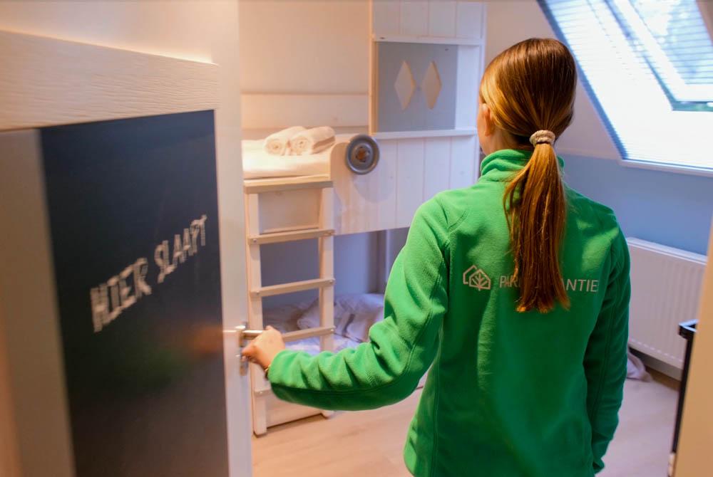 Binnenkijken: Vernieuwde 'Kinder'boerderij op resort Hof van Saksen (VIDEO)