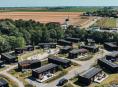 Beach Resort Brouwersdam van boven: Luxe lodges in Zeeland (VIDEO)