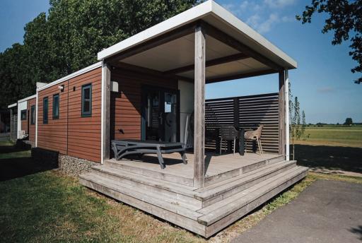 Binnenkijken: luxe Hotellodge voor 2 personen op Vakantiepark Eiland van Maurik (VIDEO)
