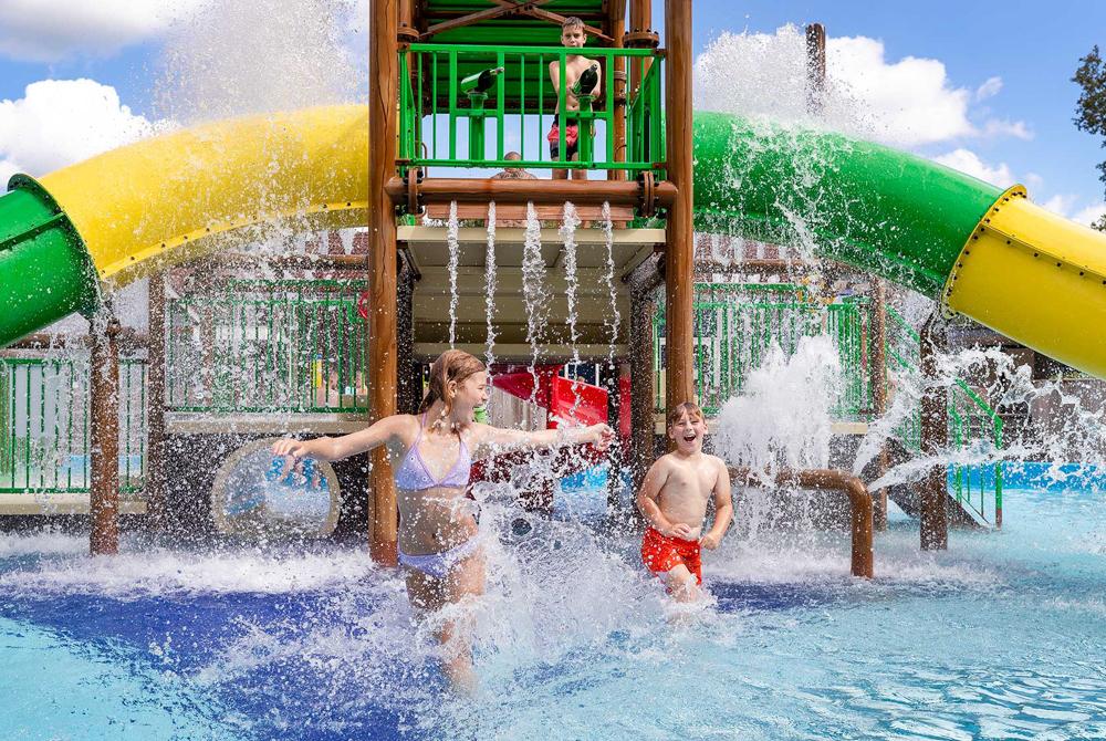 Vakantieparken in Friesland met Zwembad: 7x de leukste!