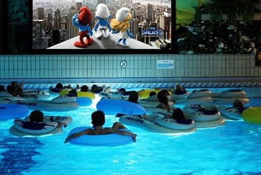 De Aqua Cinema van Center Parcs Park Zandvoort: films kijken vanuit het zwembad
