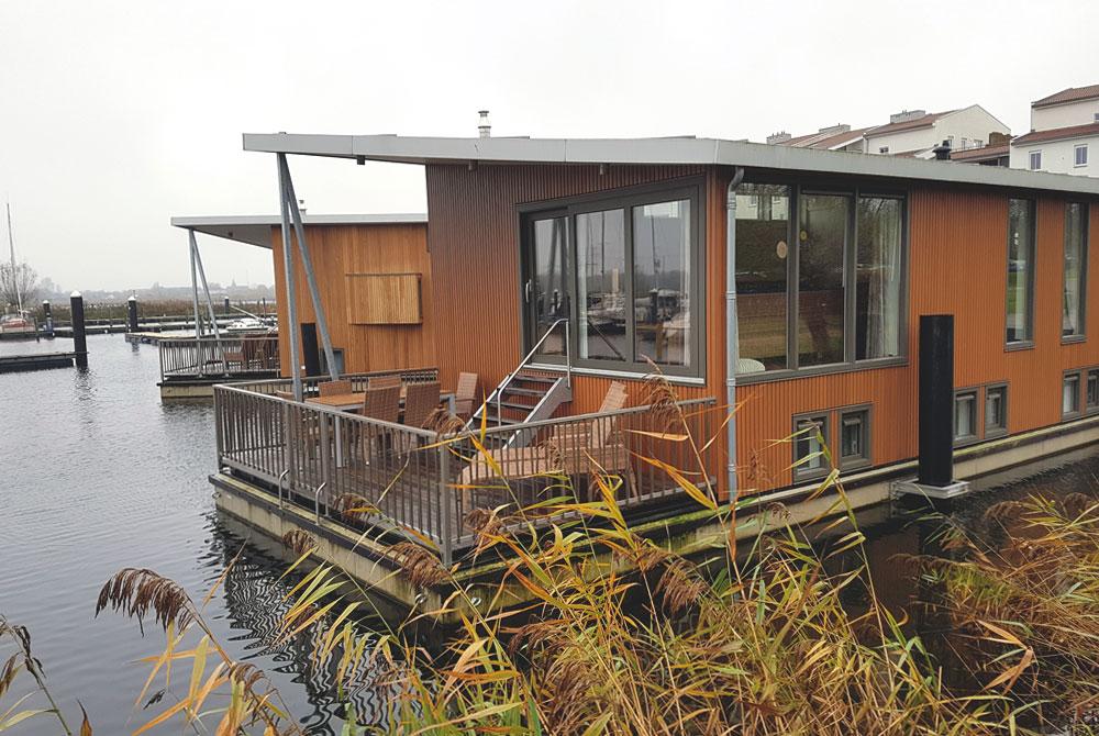 Slapen in een woonboot bij Center Parcs De Eemhof