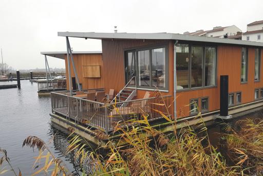Slapen in een woonboot bij Center Parcs De Eemhof