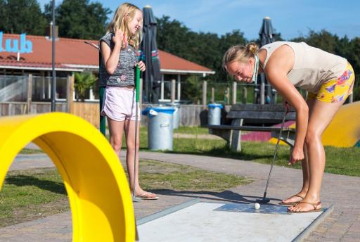 Twee vakantieparken van van Oostappen Groep verkocht aan EuroParcs