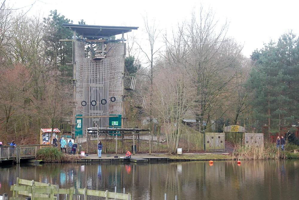 De klimtoren met Zip Wire kabelbaan