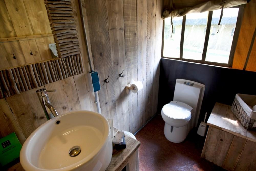 WC in de luxe safaritent