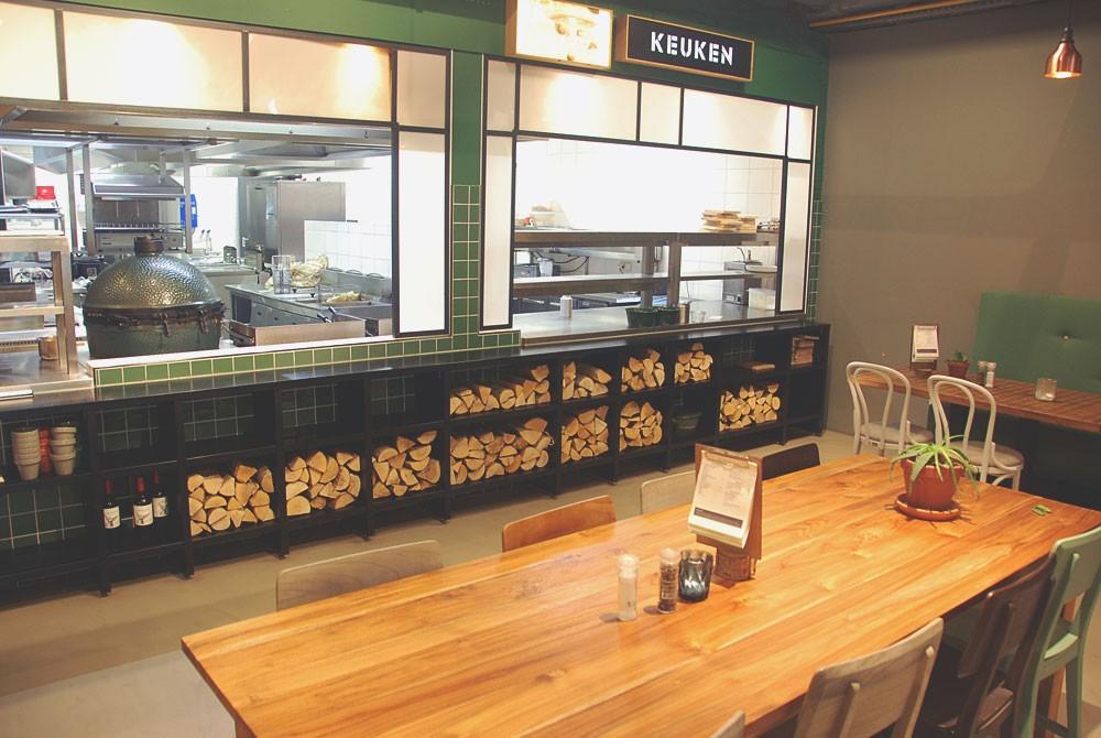 De open keuken van de brasserie, Landal Coldenhove
