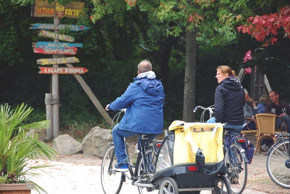 Fiets met burley, Center Parcs Het Heijderbos