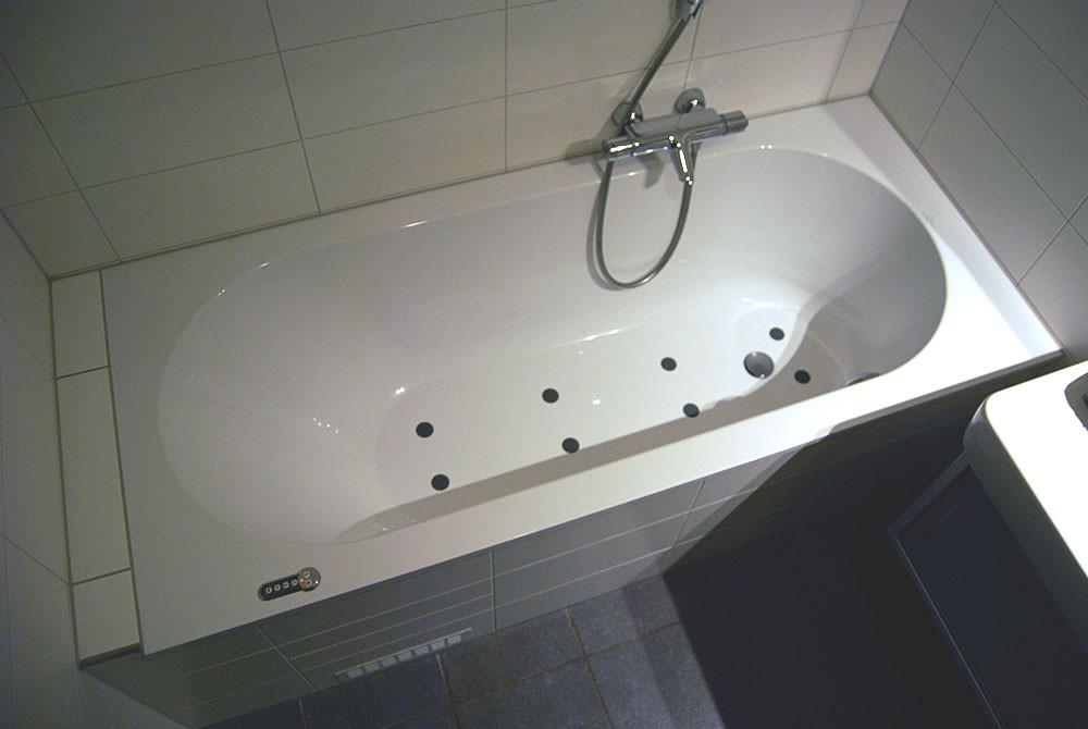 Bad in het appartement, Landal Vitamaris