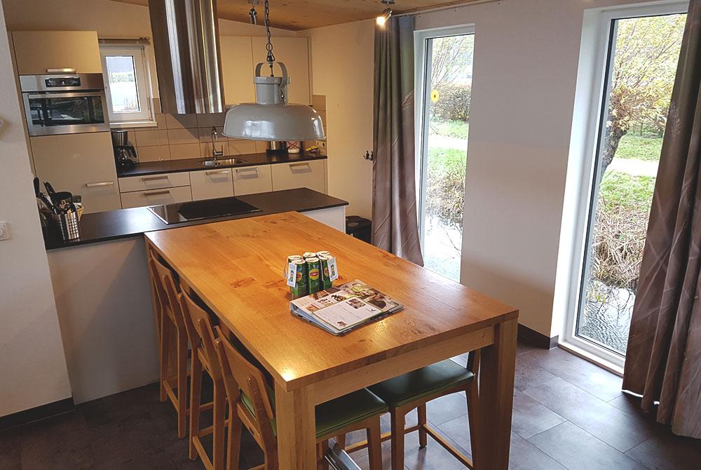De keuken in de woonboot