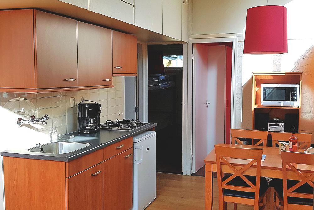 Keuken in de bungalow, Bungalow, Landal De Lommerbergen