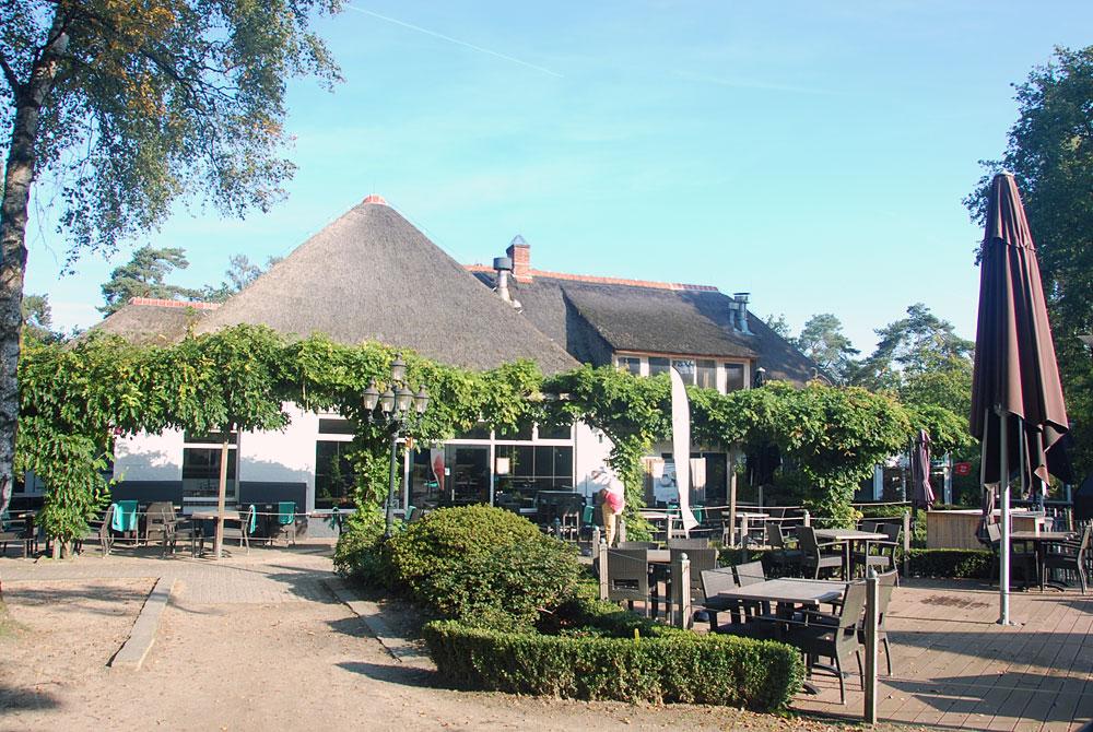 Terras van Timber's Brasserie, Landal Twenhaarsveld