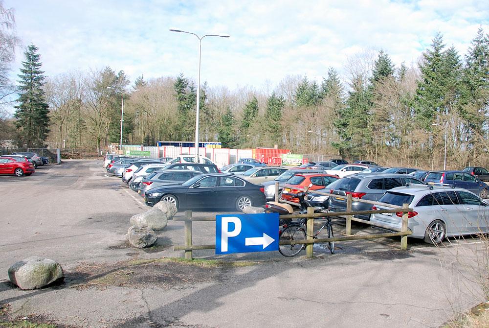 Parkeren op de parkeerplaats, Landal Het Vennenbos