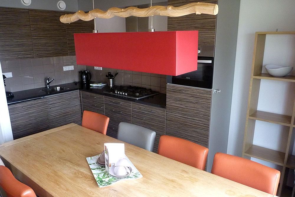 Eethoek en keuken, bungalow van Landal Hoog Vaals