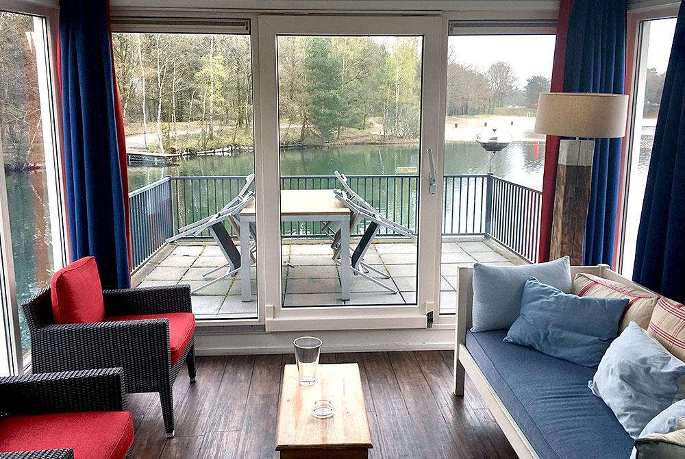 Het uitzicht vanuit onze woonboot, Center Parcs De Kempervennen