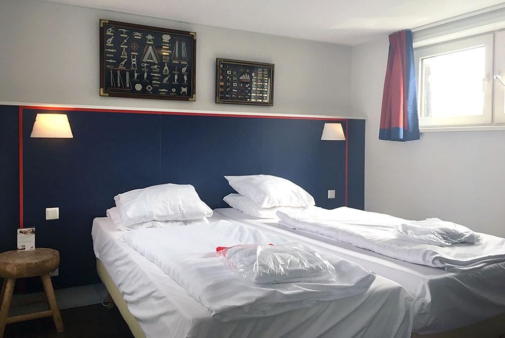 Slaapkamer van de woonboot, Center Parcs De Kempervennen