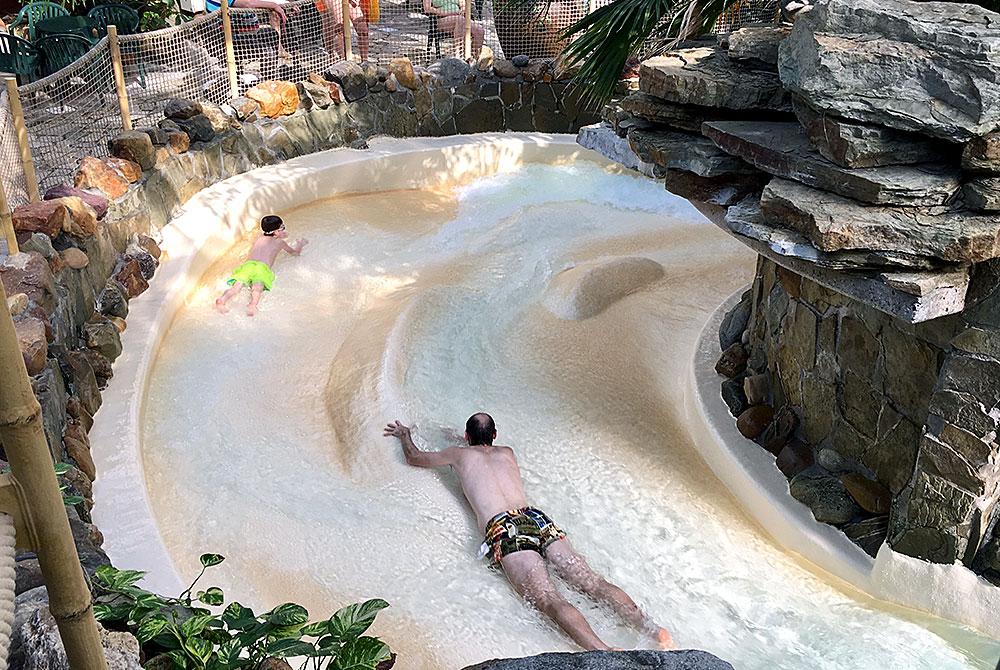 De wildwaterbaan van Center Parcs De Kempervennen