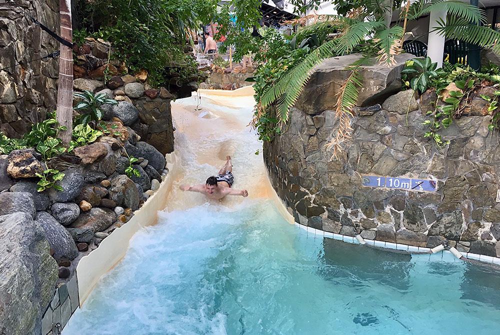Wildwaterbaan, subtropisch zwembad Center Parcs De Kempervennen