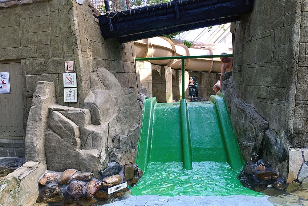 Glijbaan in het kleuterbad, Aqua Mundo De Kempervennen