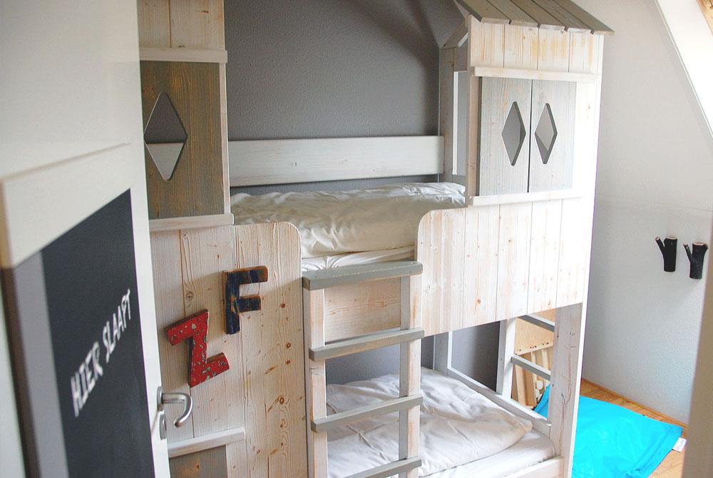 Kinderslaapkamer met stapelbed, Hof van Saksen
