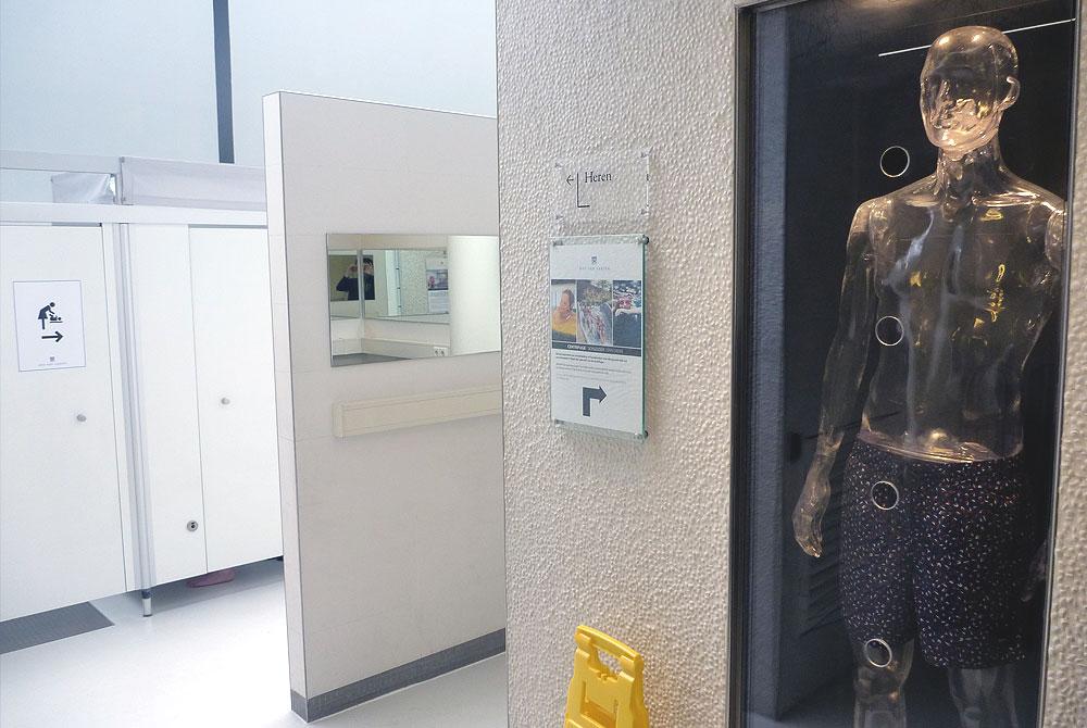 Heren kleedkamer van het zwembad, Hof van Saksen