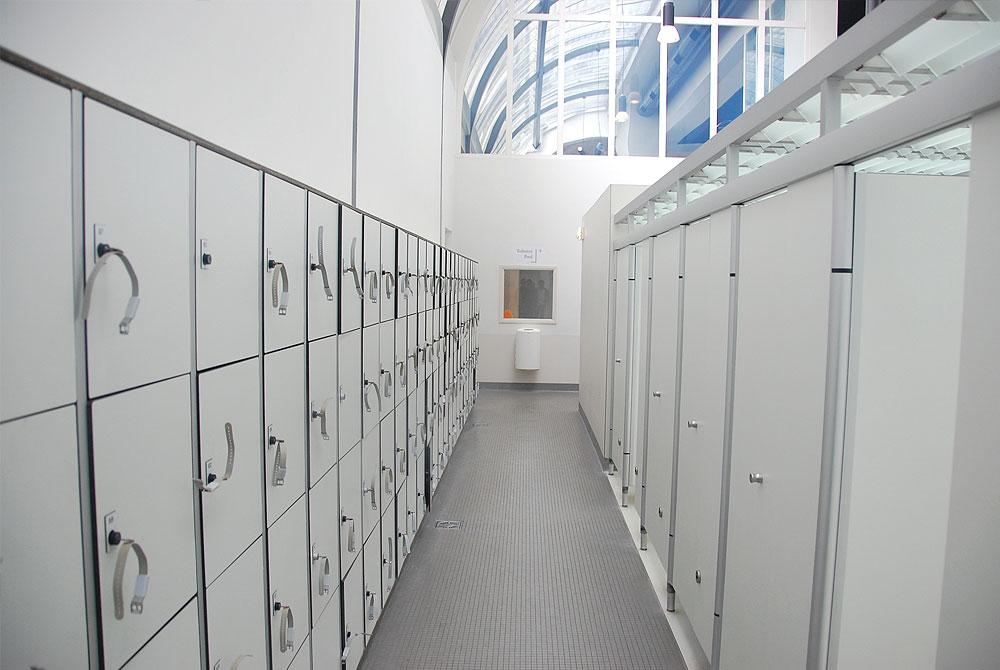 Kluisjes in het zwembad, Hof van Saksen