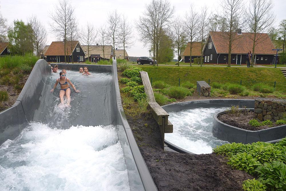 Hof van Saksen wild waterbaan