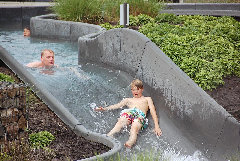 Zwembad van resort Hof van Saksen