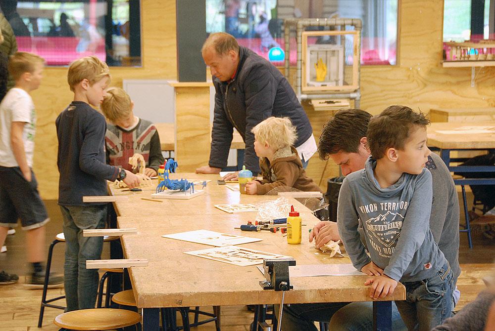 Kinder Academie, Hof van Saksen