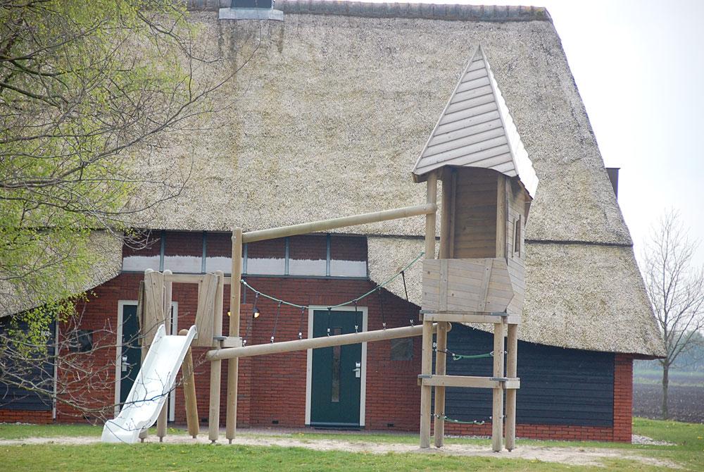 Speeltuin bij het huisje, Hof van Saksen