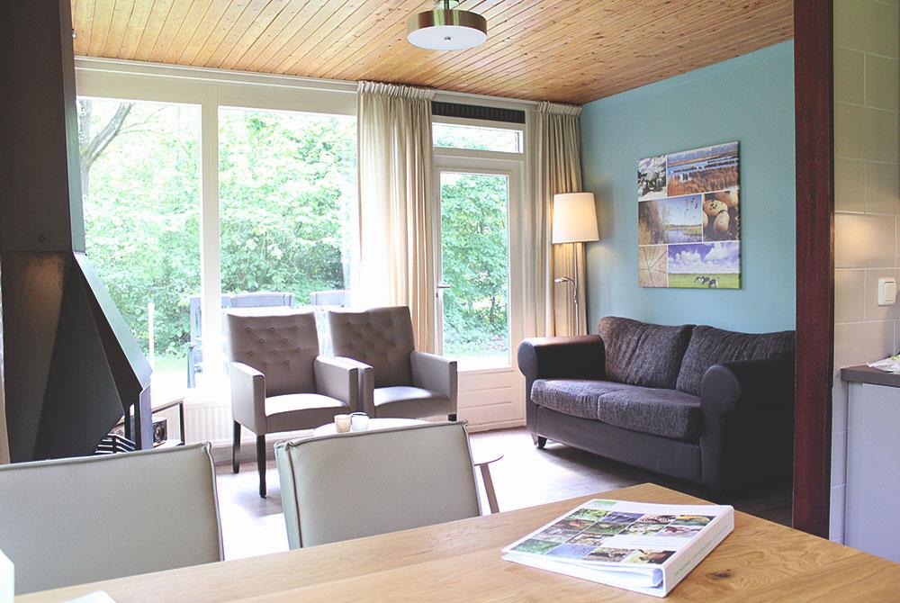 Woonkamer van de bungalow, Landal Aelderholt