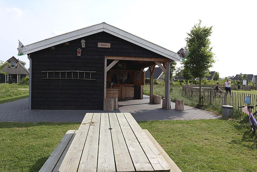 Kiosk bij het buitenzwembad, Landal Orveltermarke
