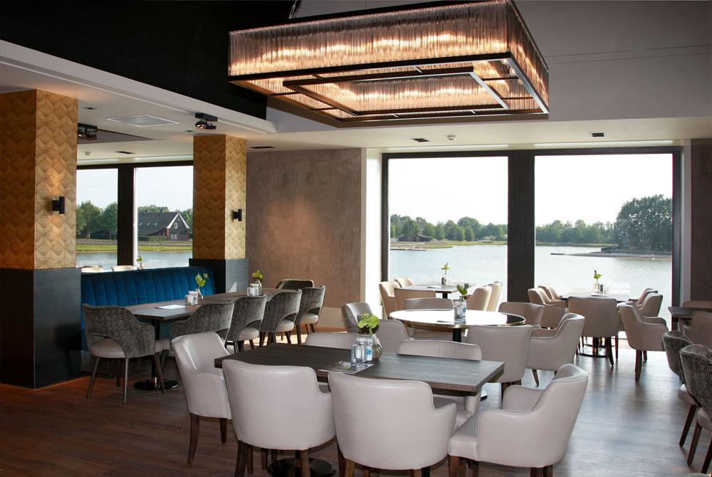 Hof van Saksen, Grand Café