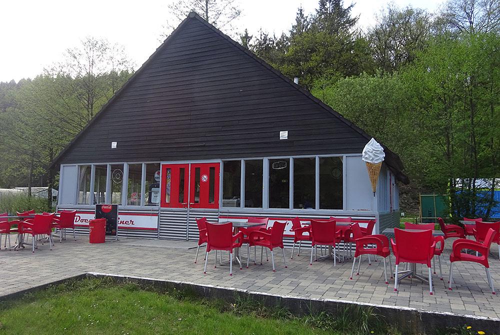Doegie's Diner, Parc La Clusure