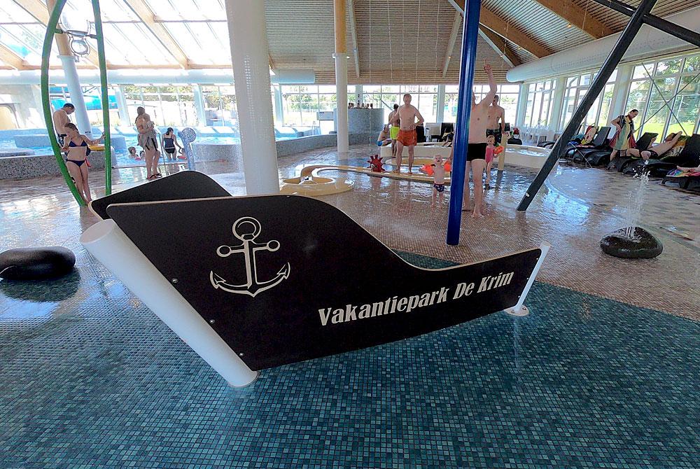 Indoor waterspray park in het zwembad van Vakantiepark De Krim