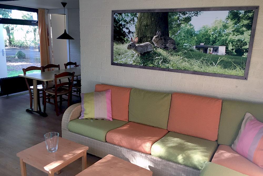 Zithoek van de bungalow, Center Parcs De Huttenheugte