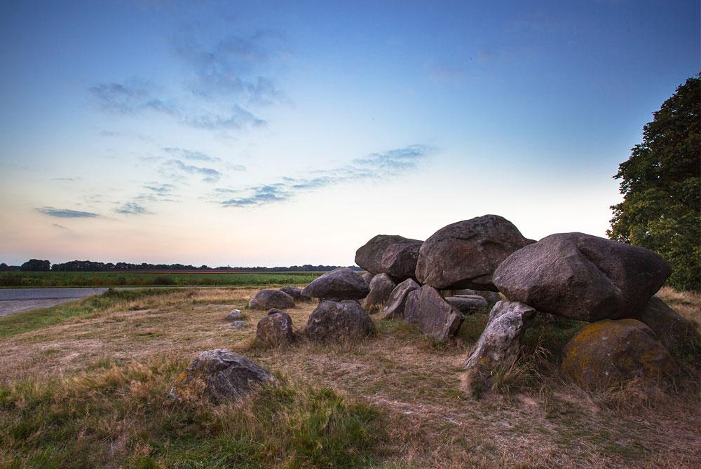Hunebedden in Drenthe, Center Parcs De Huttenheugte