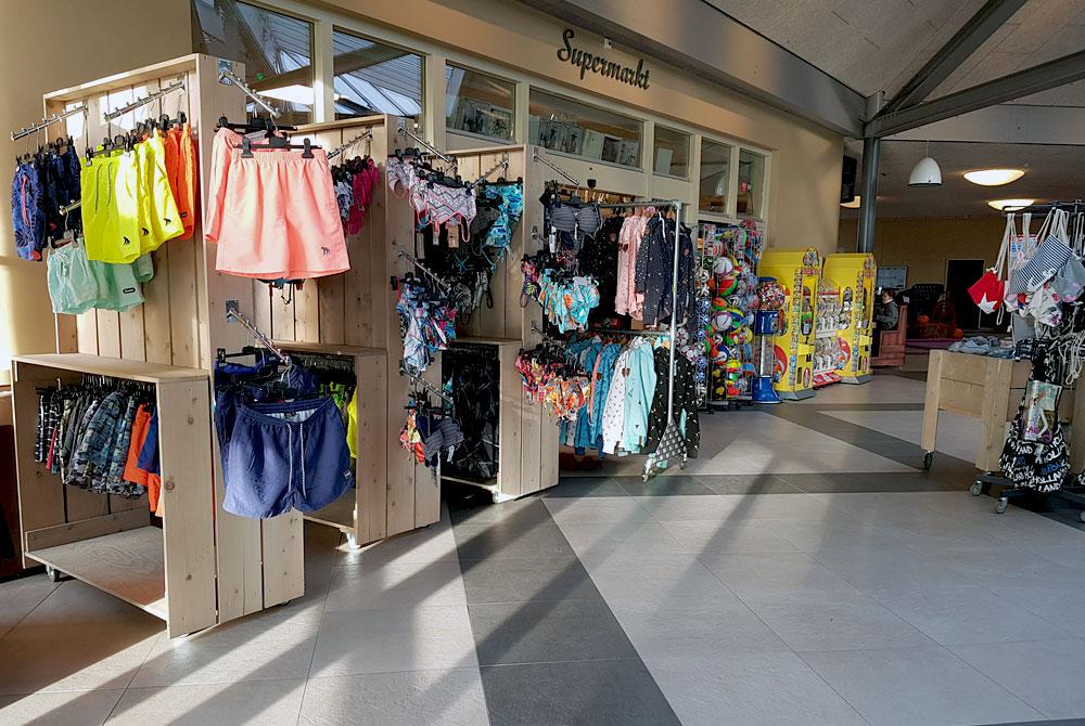 Supermarkt, Buitenhof de Leistert