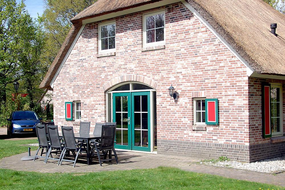 Het terras van de boerderij, Landal Het Land van Bartje