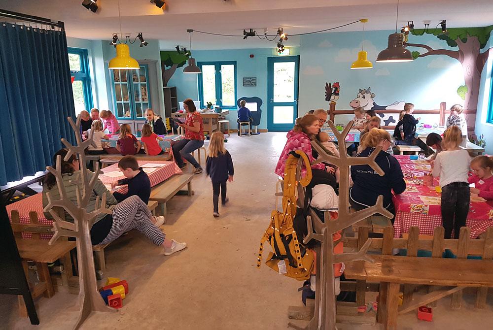 Knutselen, bij de Bollo Club, Landal Het Land van Bartje