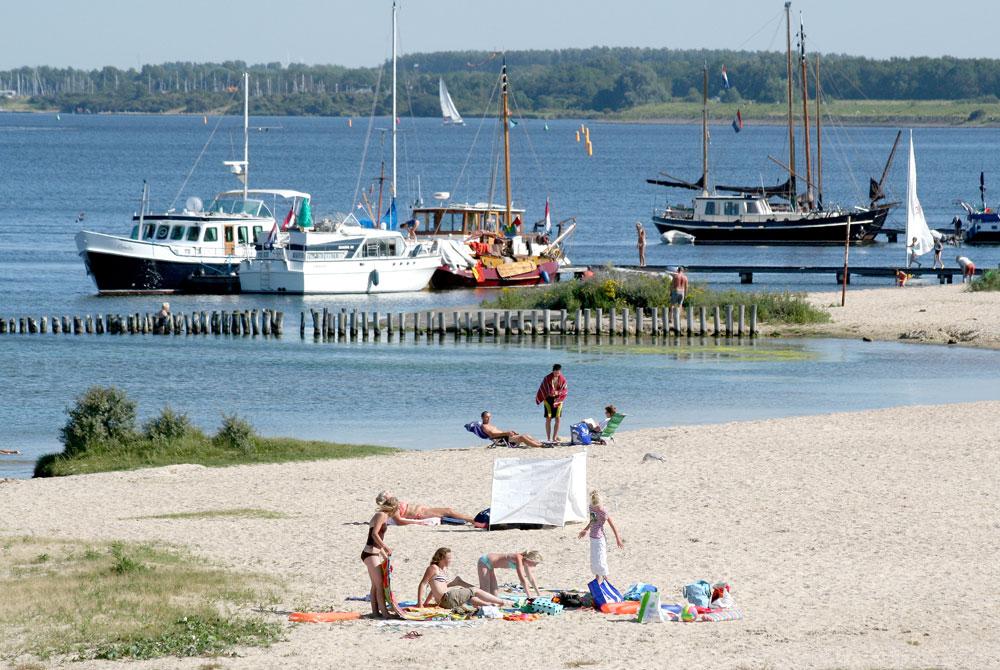 Strand Veerse Meer
