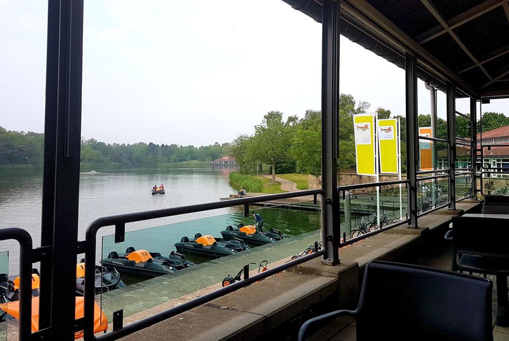 Terras met uitzicht, Vakantiepark Weerterbergen