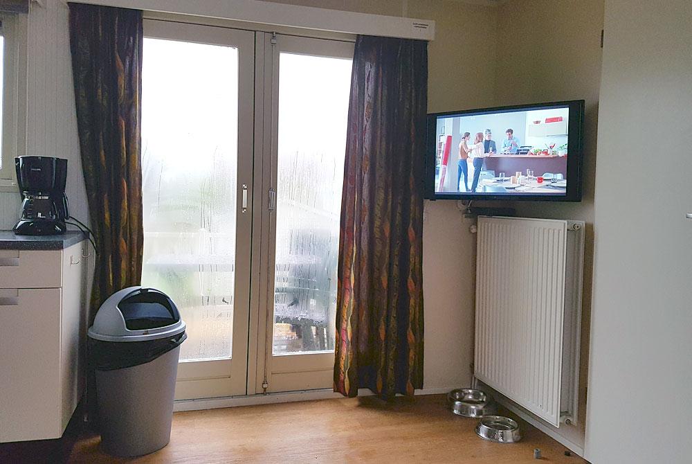 TV in de chalet, Vakantiepark Zeebad