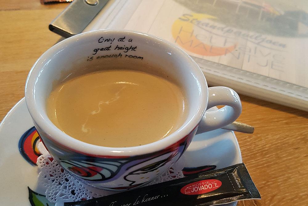 Koffie, strandpaviljoen Het Halve Maentje
