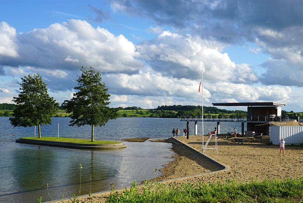 Strand en het recreatiemeer, Landal Village l'Eau d'Heure