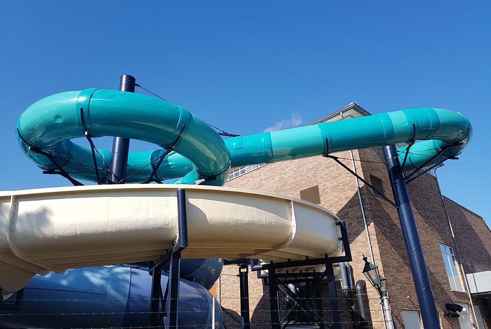Glijbanen in het zwembad, Vakantiepark De Krim