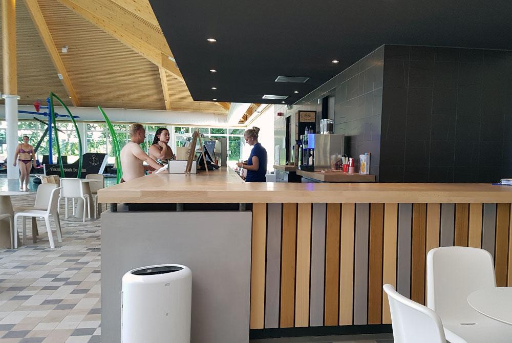 Bar in het zwembad, Vakantiepark De Krim